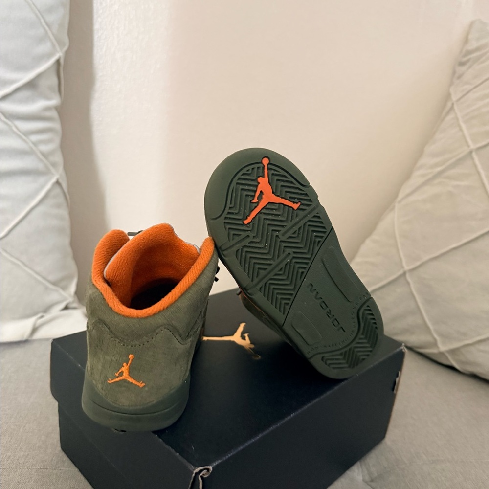 Jordan Retro 5s : Toddler sz 8C - Picture 3 of 5